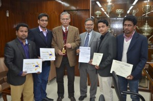 the winner of faculty of Management & Research with AMU Vice Chancellor Lt. Gen. Zameer Uddin Shah